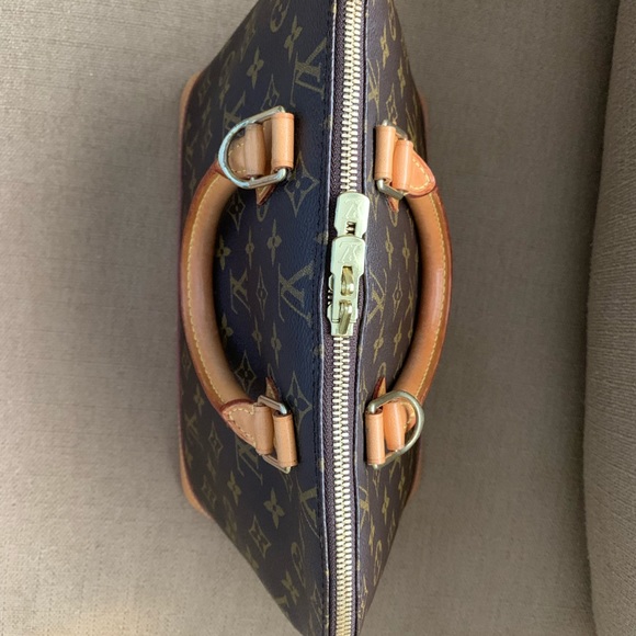 Authentic Louis Vuitton Alma PM - Picture 6 of 14